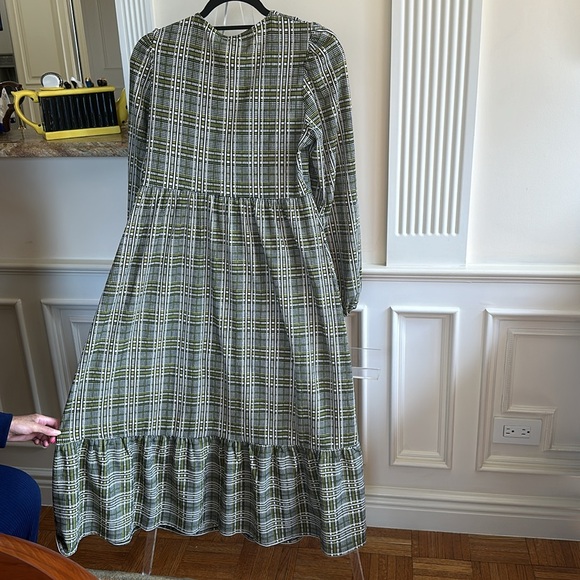 NWOT l/s ruffle front , maxi dress, lightly puffed elastic sleeve - Picture 5 of 8